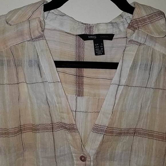 Casual Mango buttoned down top - Picture 2 of 5